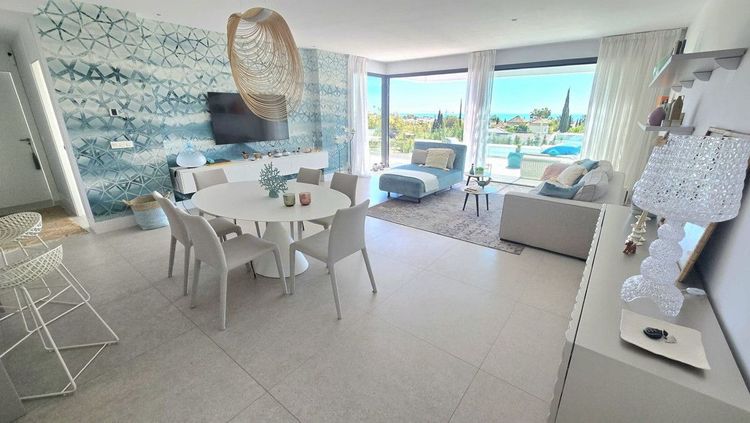 Apartment | Resale in Benahavís in Benahavís Others, Costa del Sol - Photo 5