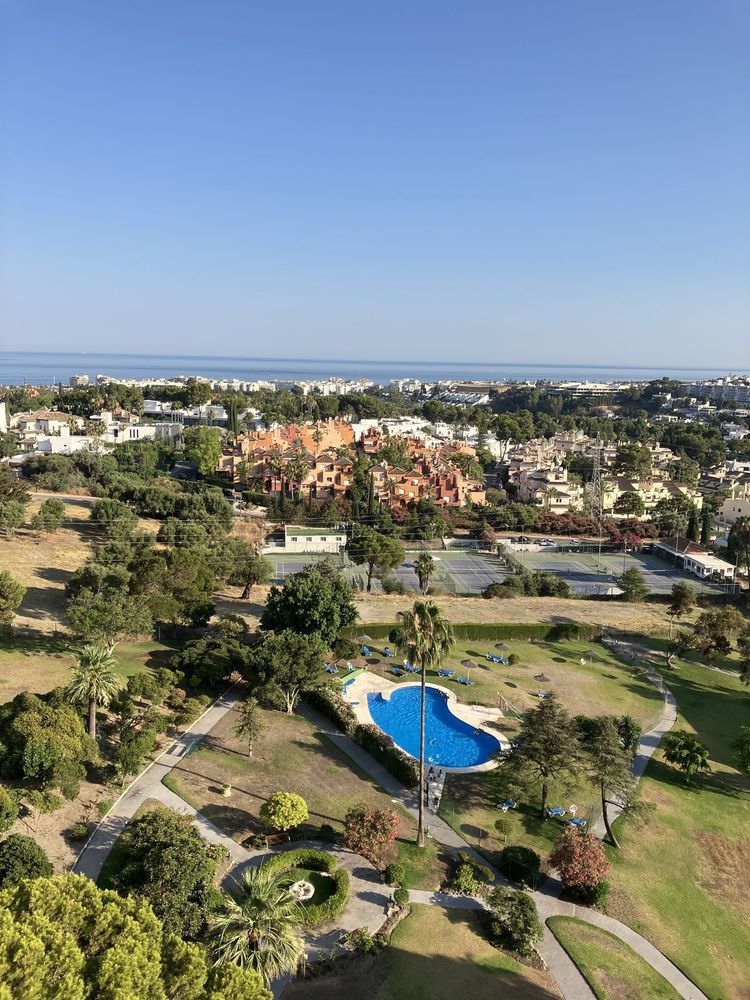 Apartment | Resale in Aloha in Aloha, Costa del Sol - Main property photo