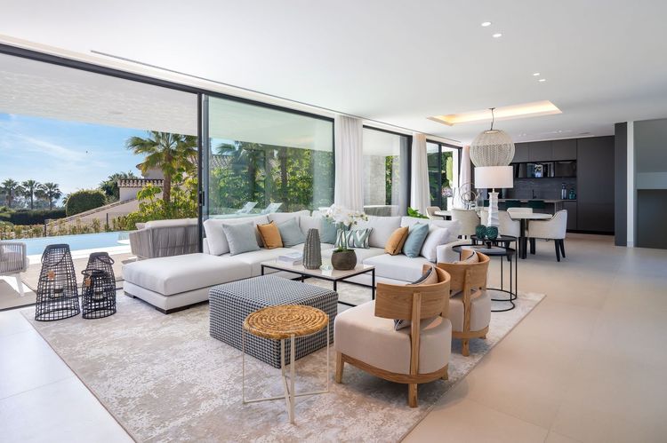 House | Resale in Carib Playa in Carib Playa, Costa del Sol - Photo 4