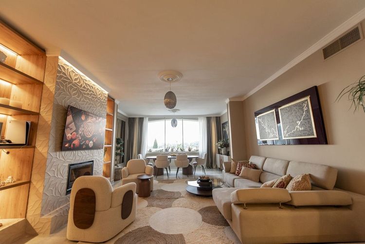 House | Resale in Nueva Andalucía in Nueva Andalucía Others, Costa del Sol - Photo 4