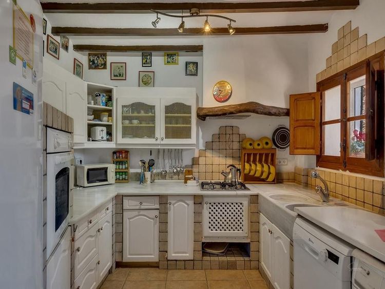 House | Resale in Rafol de Almunia in Costa Blanca - Photo 2