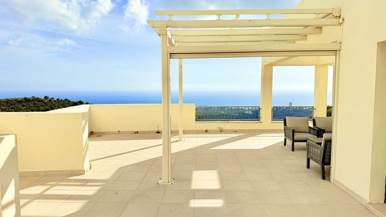 Penthouse | Resale in Altos de los Monteros in Altos de los Monteros, Costa del Sol - Photo 3