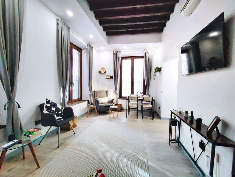 Apartment | Resale in Málaga Centro in Málaga Centro, Costa del Sol - Photo 5