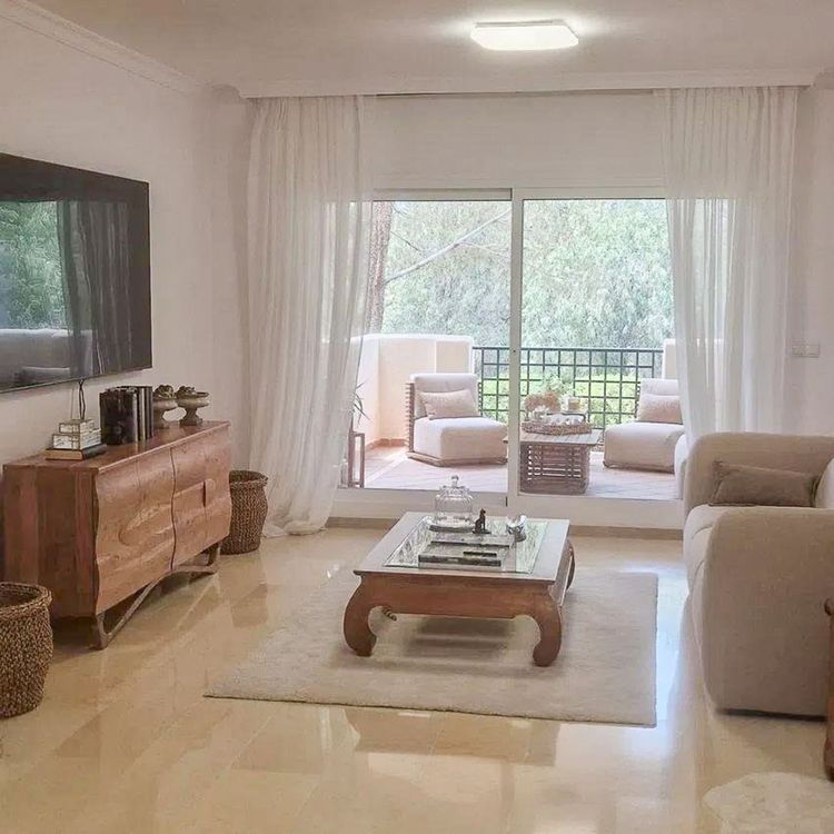 Apartment | Resale in Elviria in Elviria, Costa del Sol - Photo 3