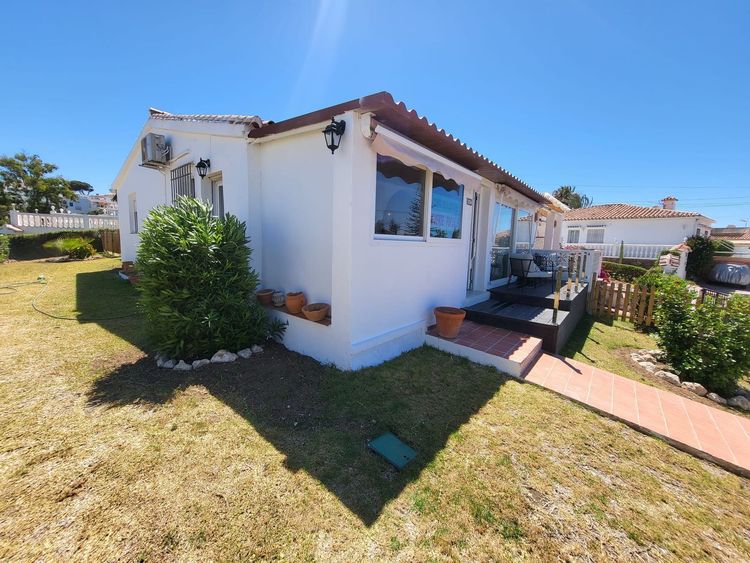 House | Resale in El Faro in El Faro, Costa del Sol - Photo 5