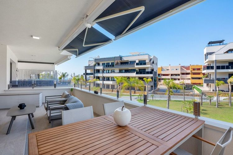 Apartment | Resale in Playa Flamenca in Playa Flamenca, Costa Blanca - Photo 3