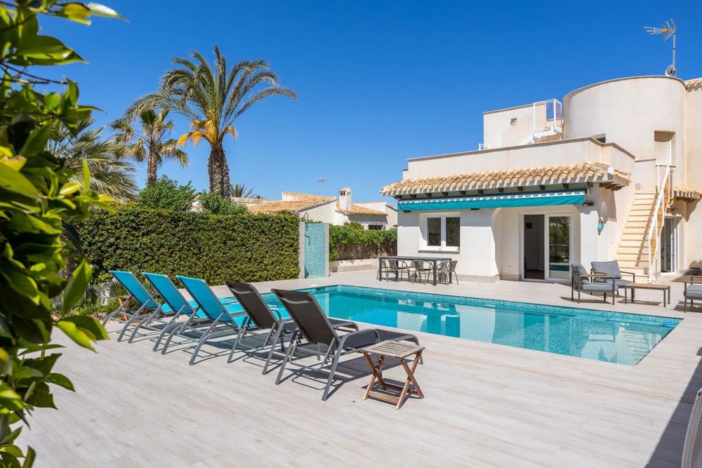 House | Resale in Playa Flamenca in Playa Flamenca, Costa Blanca - Main property photo