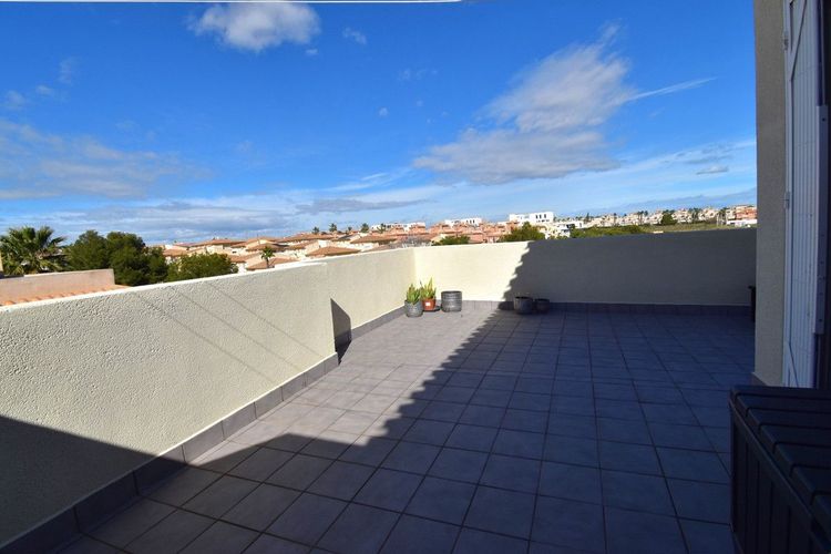 House | Resale in Playa Flamenca in Playa Flamenca, Costa Blanca - Photo 4
