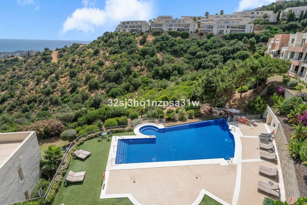 Penthouse | Resale in Altos de los Monteros in Altos de los Monteros, Costa del Sol - Main property photo