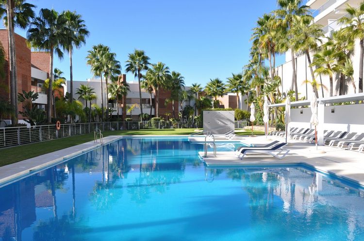 Apartment | Resale in Los Arqueros in Los Arqueros, Costa del Sol - Photo 2