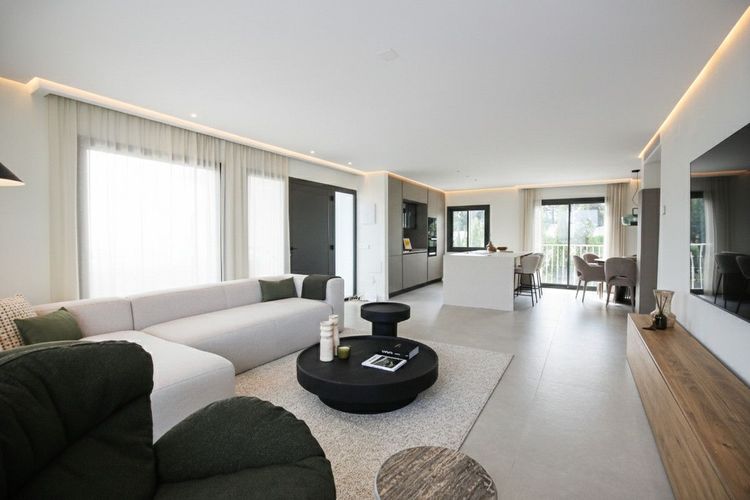 Penthouse | Resale in Nueva Andalucía in Nueva Andalucía Others, Costa del Sol - Photo 2