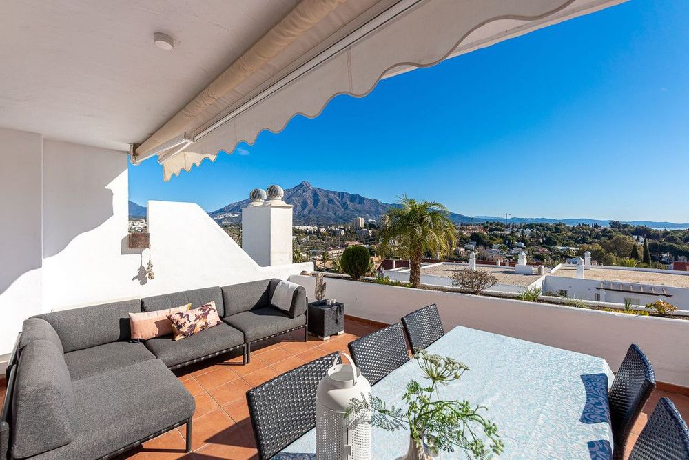 Apartment | Resale in Nueva Andalucía in Nueva Andalucía Others, Costa del Sol - Main property photo