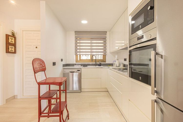Apartment | Resale in Fuengirola in Fuengirola Others, Costa del Sol - Photo 5