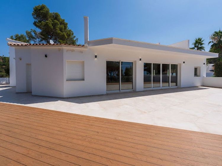 House | Resale in El Madroñal in El Madroñal, Costa del Sol - Photo 5