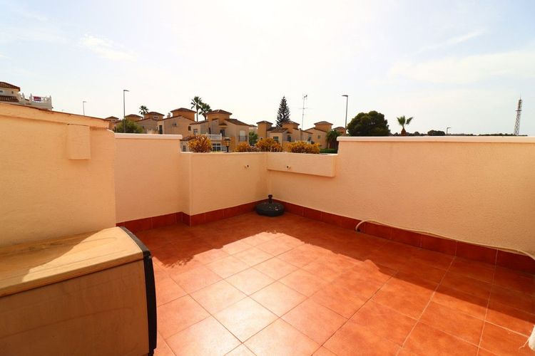 House | Resale in Algorfa in Algorfa, Costa Blanca - Photo 4
