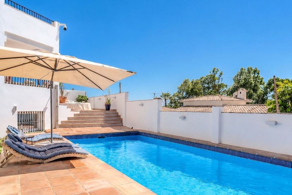 House | Resale in Nueva Andalucía in Nueva Andalucía Others, Costa del Sol - Main property photo