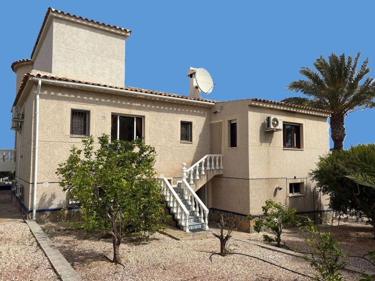 House | Resale in Almoradi in Costa Blanca - Photo 3