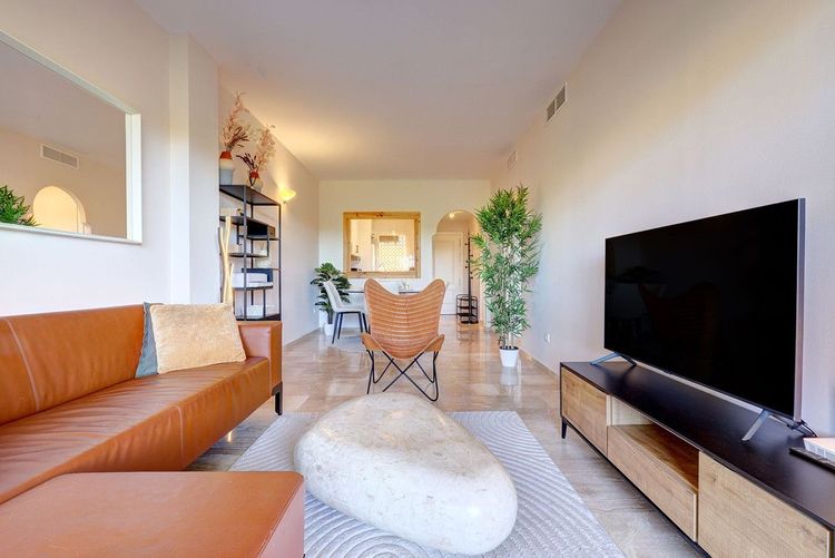Apartment | Resale in Riviera del Sol in Riviera del Sol, Costa del Sol - Photo 4