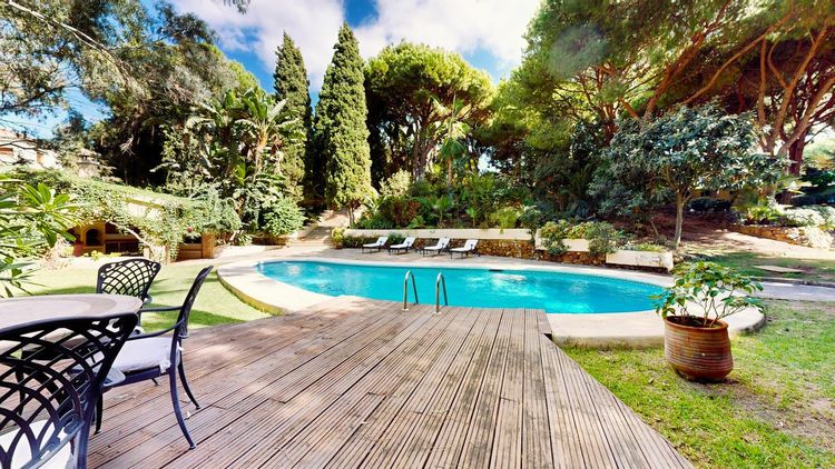 House | Resale in Calahonda in Calahonda, Costa del Sol - Photo 4