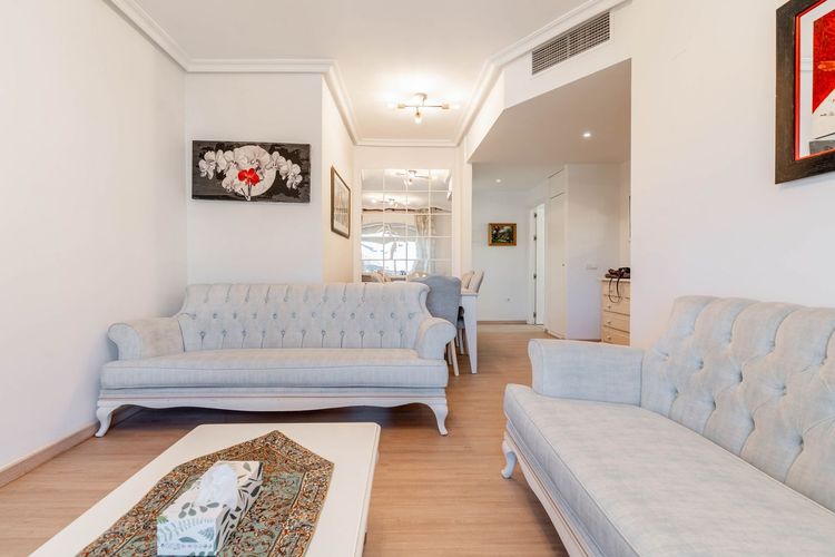 Apartment | Resale in Marbella in Marbella Others, Costa del Sol - Photo 4