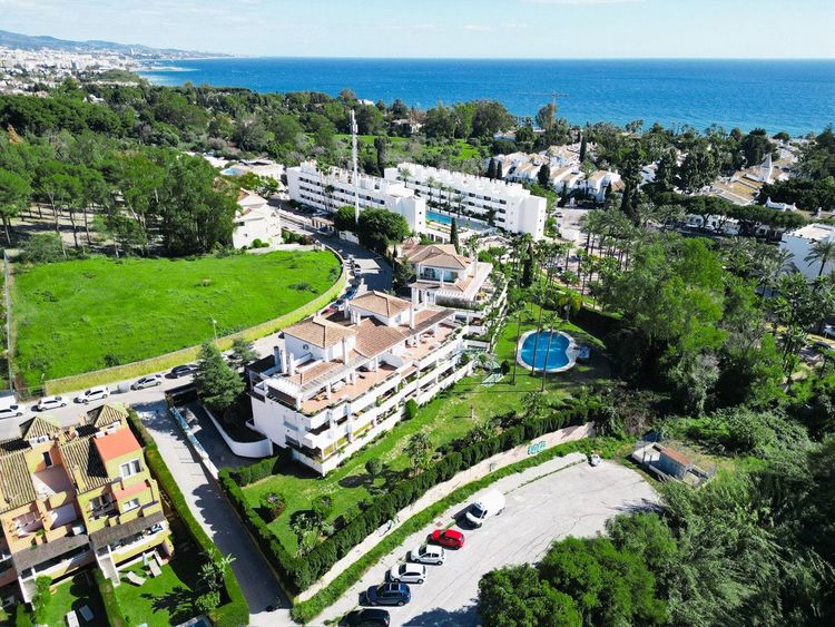 Apartment | Resale in The Golden Mile in The Golden Mile, Nagueles-Milla de Oro, Costa del Sol - Photo 4