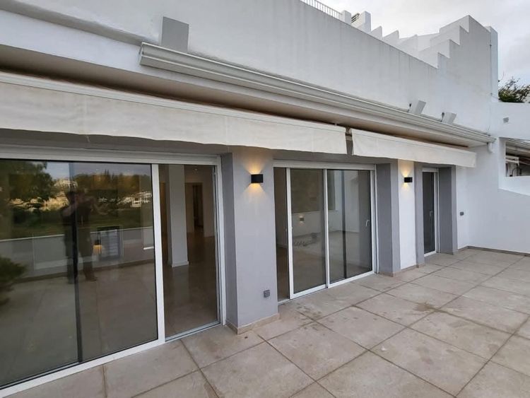 Apartment | Resale in Benahavís in Benahavís Others, Costa del Sol - Photo 4