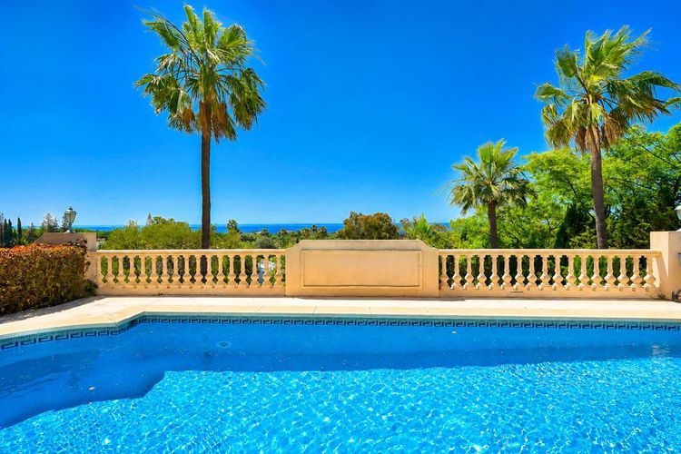 House | Resale in Hacienda Las Chapas in Hacienda Las Chapas, Costa del Sol - Photo 3