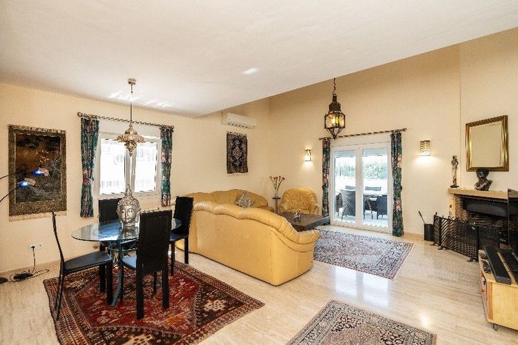 House | Resale in Marbesa in Marbesa, Marbella East, Costa del Sol - Photo 5