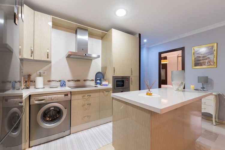 Apartment | Resale in Fuengirola in Fuengirola Others, Costa del Sol - Photo 5