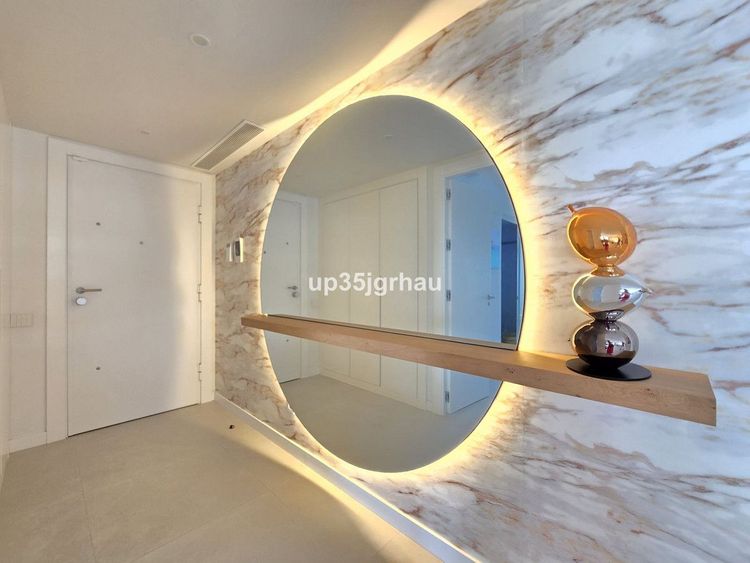 Apartment | Resale in Selwo in Selwo, Costa del Sol - Photo 2