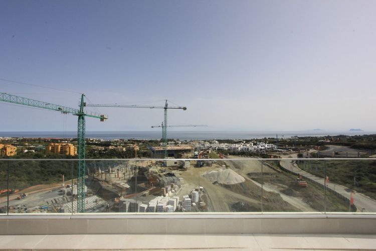 Penthouse | Resale in Selwo in Selwo, Costa del Sol - Photo 2