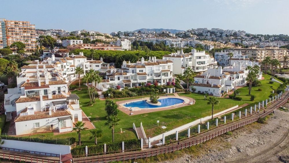 Apartment | Resale in Calahonda in Calahonda, Costa del Sol - Main property photo