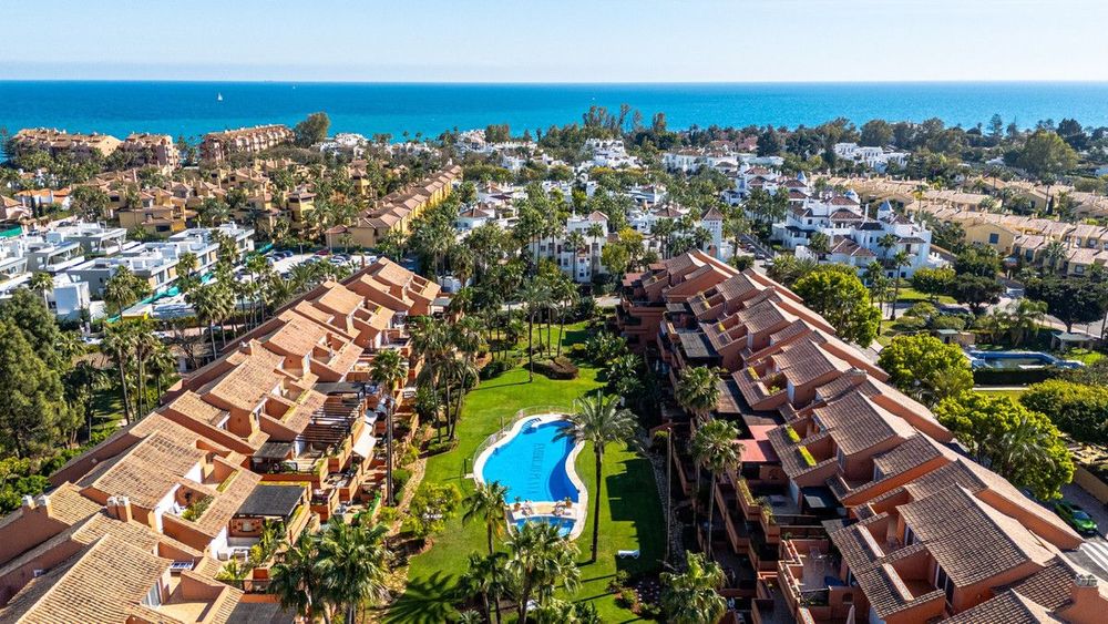 Apartment | Resale in Puerto Banús in Puerto Banús, Costa del Sol - Main property photo