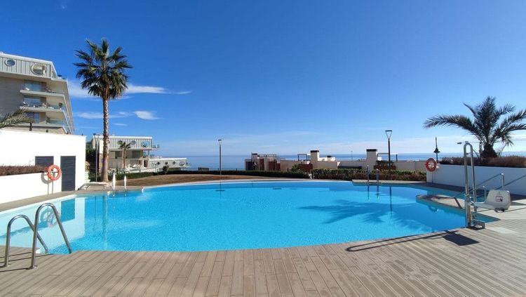 Apartment | Resale in Fuengirola in Fuengirola Others, Costa del Sol - Photo 2