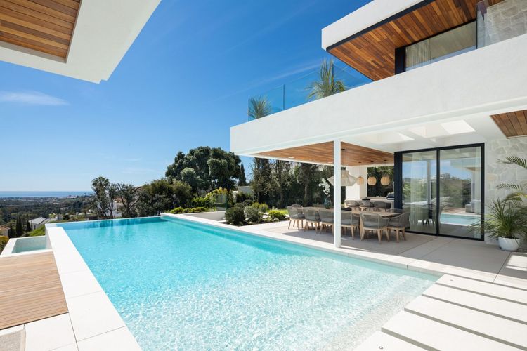House | Resale in La Quinta in La Quinta, Costa del Sol - Photo 2