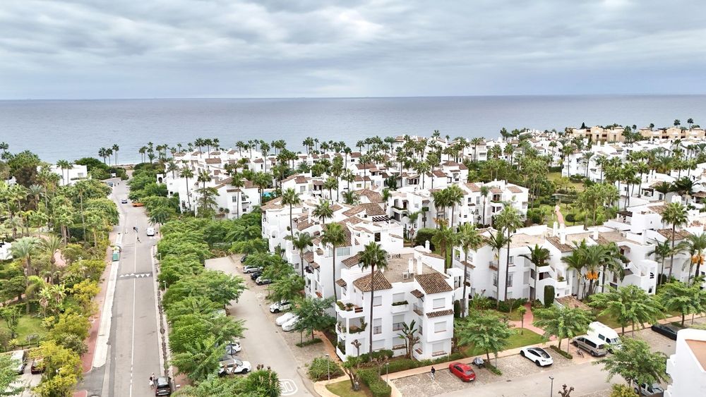 Apartment | Resale in Costalita in Costalita, Costa del Sol - Main property photo