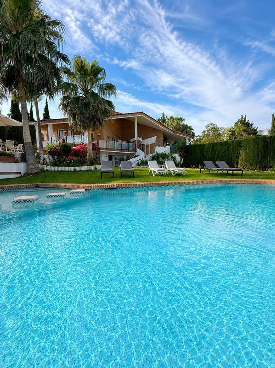 House | Resale in El Paraiso in El Paraiso, Costa del Sol - Photo 5