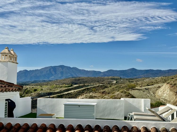 Apartment | Resale in El Paraiso in El Paraiso, Costa del Sol - Photo 3