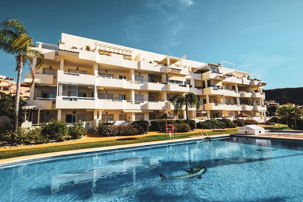 Apartment | Resale in Calahonda in Calahonda, Costa del Sol - Main property photo