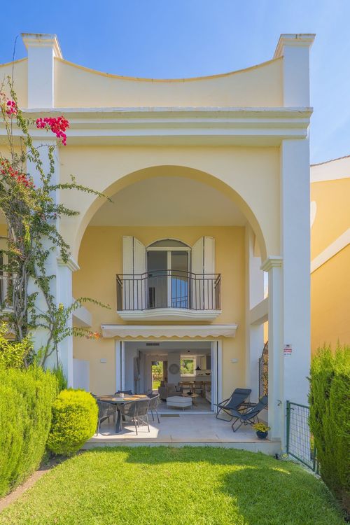 House | Resale in Bahía de Marbella in Bahía de Marbella, Marbella East, Costa del Sol - Photo 3