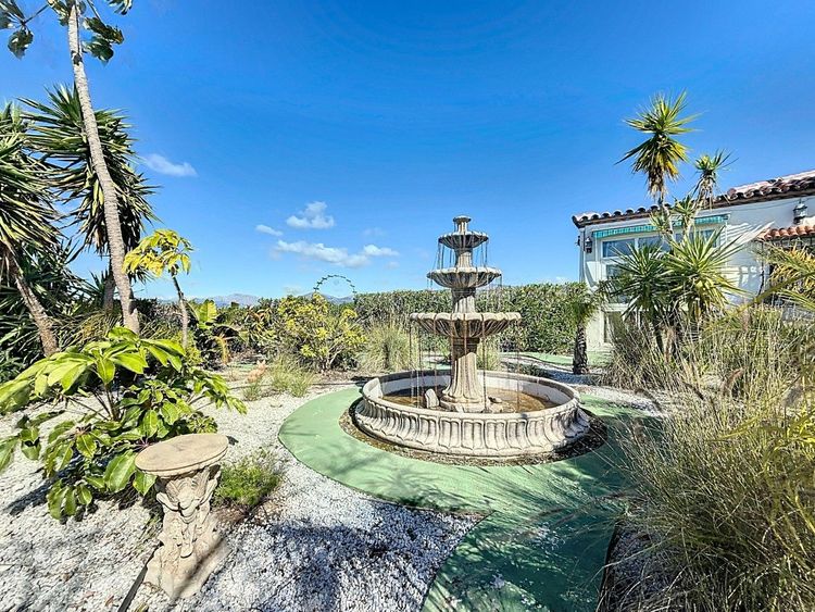 listing card gallery