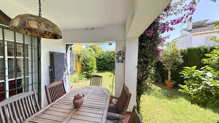 House | Resale in Atalaya in Atalaya, Costa del Sol - Photo 4