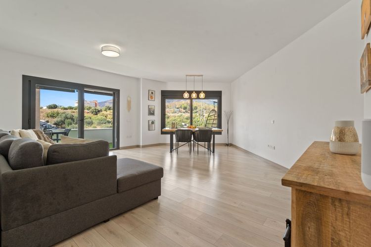 Penthouse | Resale in Estepona in Estepona, Costa del Sol - Photo 3