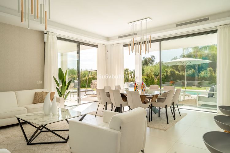 House | Resale in Monte Halcones in Monte Halcones, Costa del Sol - Photo 3