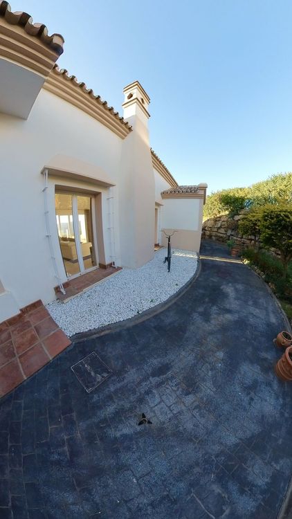 House | Resale in Sierra Blanca in Sierra Blanca, Costa del Sol - Photo 4
