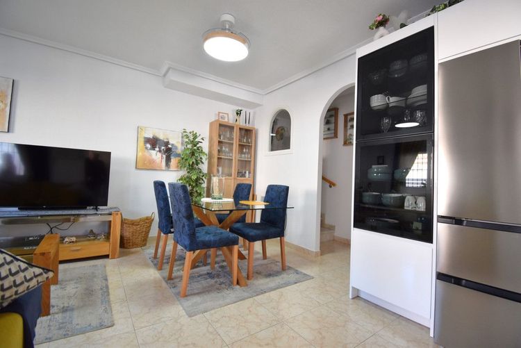 House | Resale in Playa Flamenca in Playa Flamenca, Costa Blanca - Photo 5
