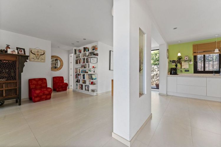 House | Resale in Mijas in Mijas Others, Costa del Sol - Photo 3