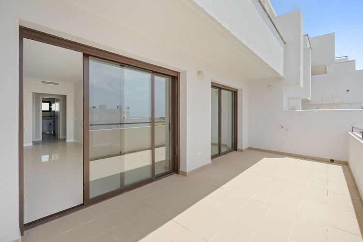 Apartment | Resale in Estepona in Estepona, Costa del Sol - Photo 3
