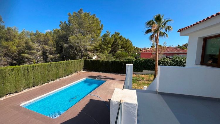 House | Resale in La Nucia in La Nucia, Costa Blanca - Photo 4