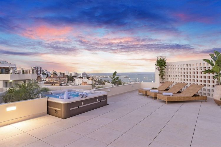 Penthouse | Resale in Benalmadena Costa in Benalmadena Costa, Costa del Sol - Photo 2